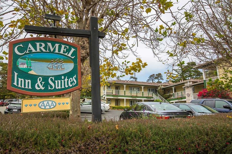 carmel inn and suites