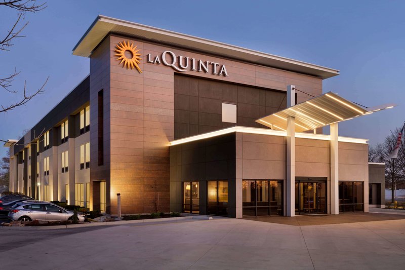 La Quinta Inn & Suites By Wyndham St Louis Route66