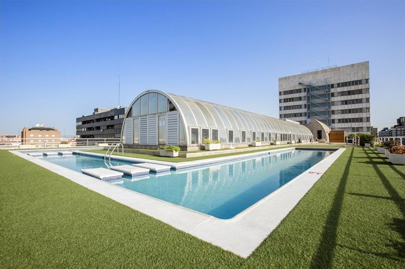 Pierre & Vacances Apartamentos Edificio Eurobuilding 2,Near Santiago Bernabeu Stadium,4 star