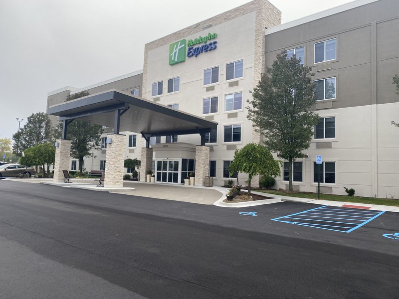 Holiday Inn Express Wixom