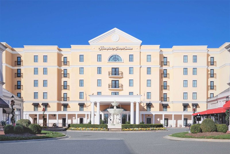 Hampton Inn & Suites Charlotte/South Park At Phillips Place,Mecklenburg County>>Charlotte,2.5 star
