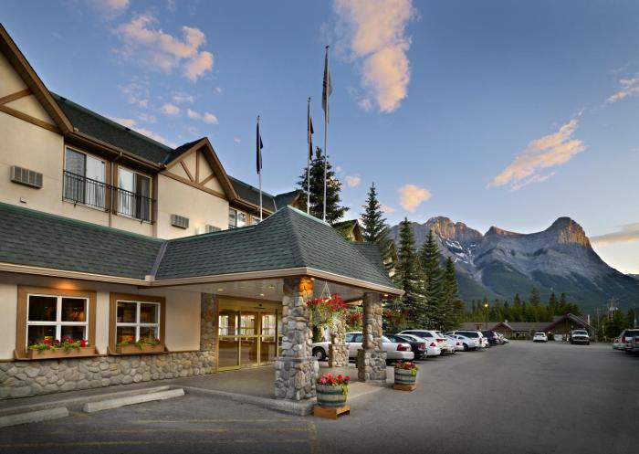 coast canmore hotel and conference centre