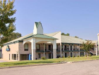 Brentwood Inn & Suites