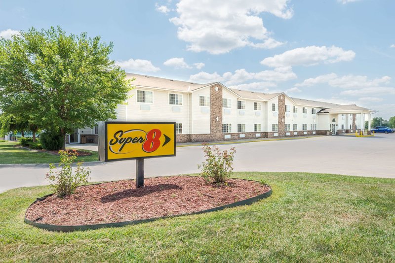 Super 8 By Wyndham Platte City Kansas City Area Airport,Platte City>>Kansas City,2 star