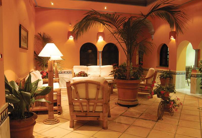 hotel patio de la alameda