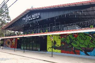 the box hotel