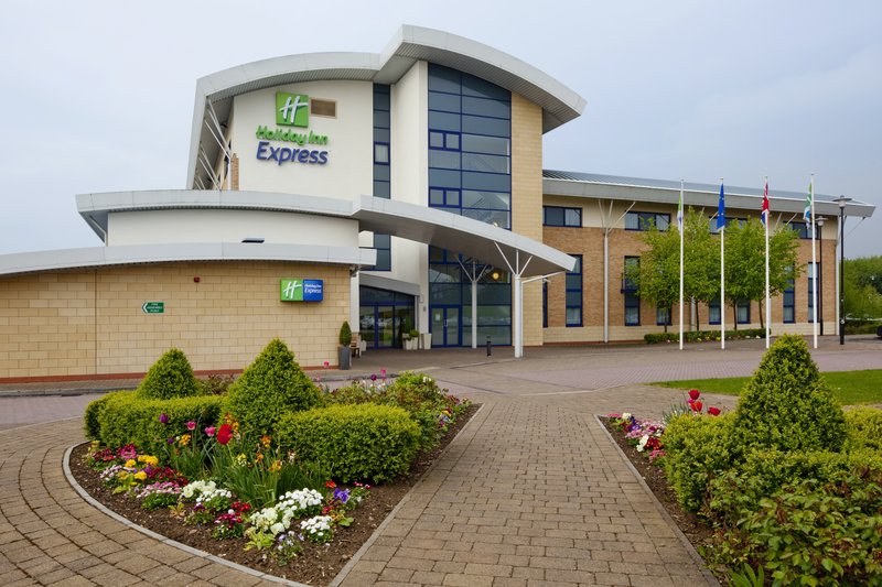 holiday inn express northampton south by ihg