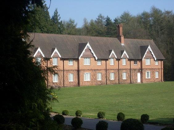Audleys Wood Hotel,Hampshire>>Basingstoke,4 star