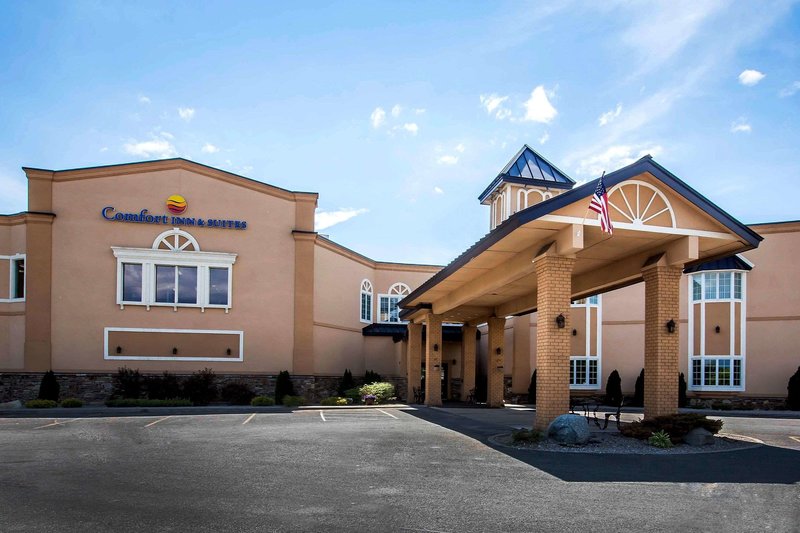 Comfort Inn & Suites Plattsburgh - Morrisonville