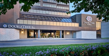 doubletree by hilton windsor hotel and suites