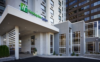 holiday inn express windsor waterfront by ihg