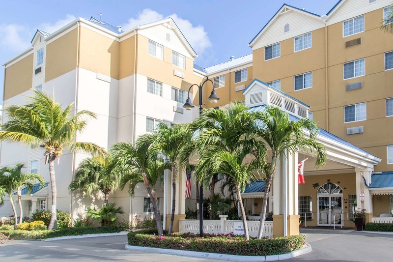 Hampton By Hilton Grand Cayman Seven Mile Beach,Near National Gallery Of The Cayman Islands,3 star