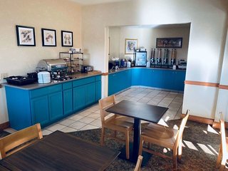 Country Inn & Suites By Radisson, York, Pa