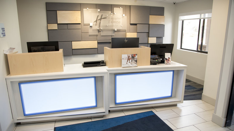 holiday inn express and suites colorado springs north by ihg