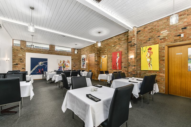 William Macintosh Motor Lodge