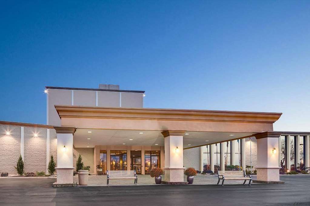 Wyndham Omaha / West Dodge,Douglas County>>Douglas,3 star