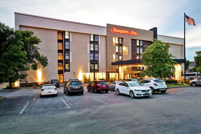 hampton inn i 75 lexington hamburg area