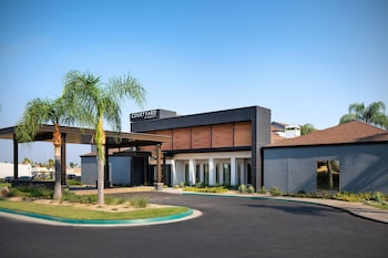 courtyard by marriott fresno