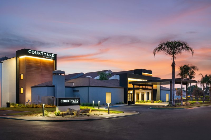Courtyard By Marriott Fresno,Fresno>>California,3 star