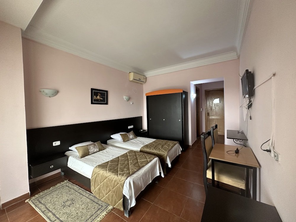 Hotel Galaxy,,2 star