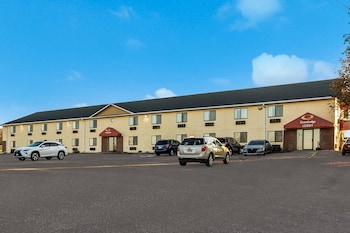 Econo Lodge Inn & Suites,,2 star