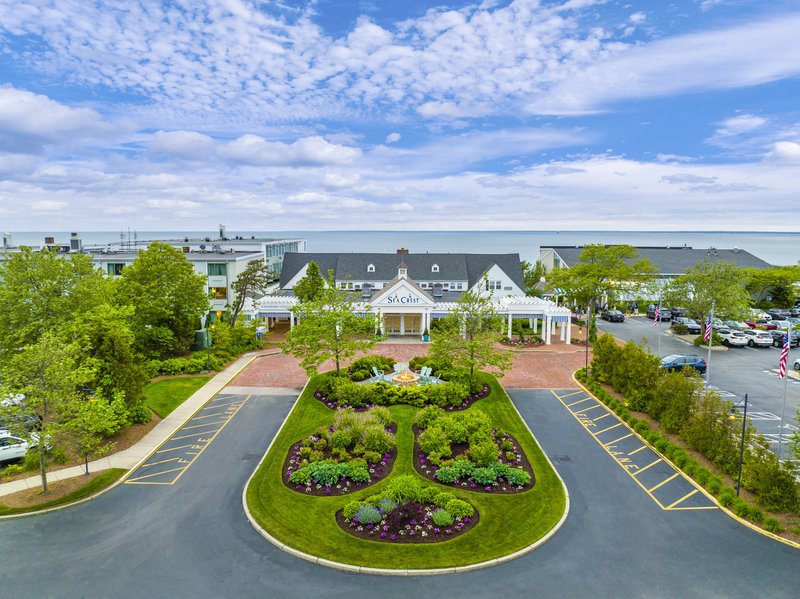 Sea Crest Beach Resort,Cape Cod>>Barnstable County,4 star