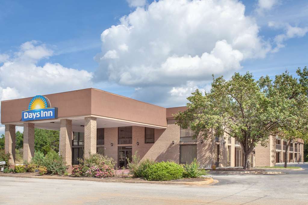 days inn by wyndham clinton laurens i 26