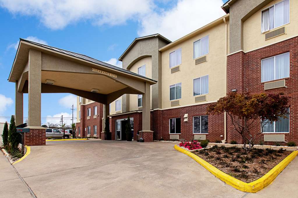 Comfort Inn And Suites Fredericksburg,Gillespie County>>Fredericksburg,3 star