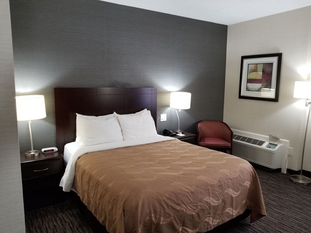 quality inn and suites danbury near university