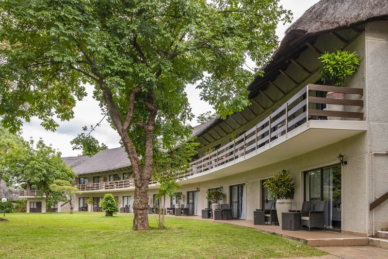 A'zambezi River Lodge,Hwange National Park>>Hwange,4 star