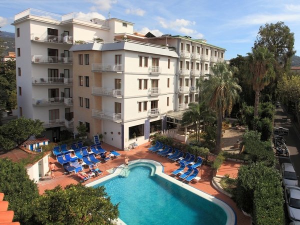 hotel caravel
