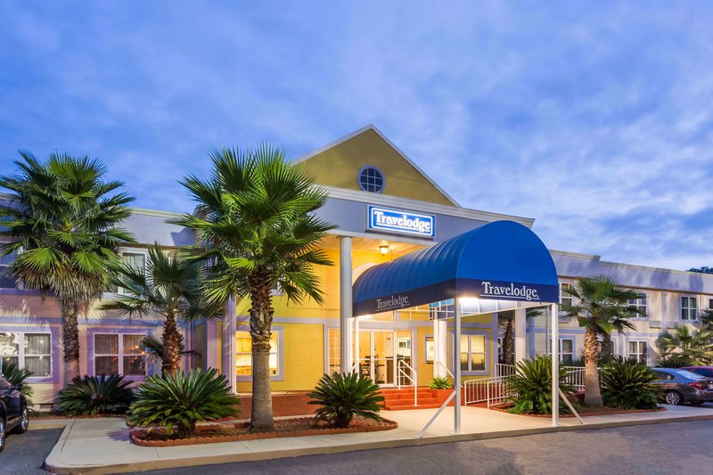 Baymont By Wyndham Lake Park Valdosta I-75,Near Preferred Outlets At Lake Park,2.5 star