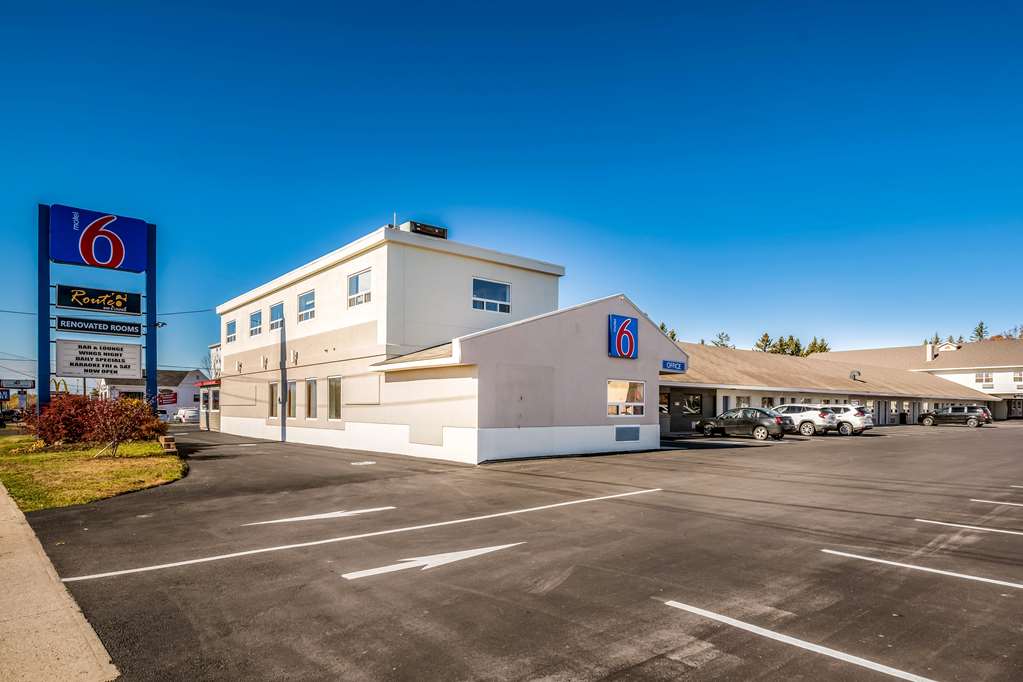 motel 6 moncton nb