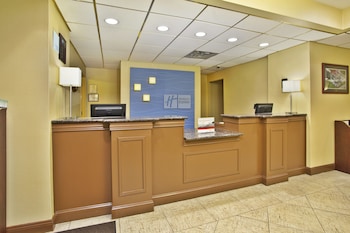 Holiday Inn Express & Suites Harrington,Dover Air Force Base>>Dover,3 star