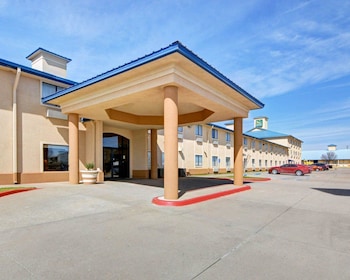quality inn and suites wichita falls i 44