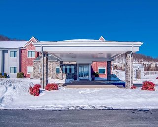 clarion pointe staunton east