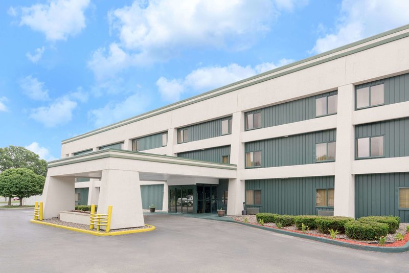 Baymont By Wyndham La Crosse/Onalaska,La Crosse County>>La Crosse,2.5 star