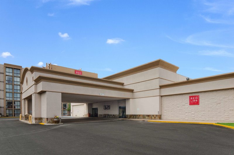 Red Lion Hotel & Conference Center Cheyenne,Laramie>>Cheyenne,3 star