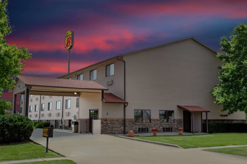 Super 8 By Wyndham Normal Bloomington,Mclean>>Bloomington,2 star