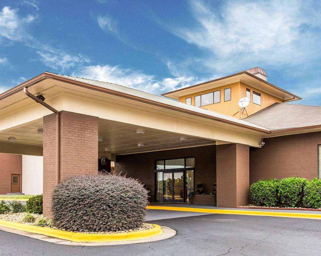 Quality Suites,Hickory>>Catawba,2.5 star