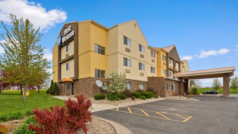 best western muscatine pearl city hotel