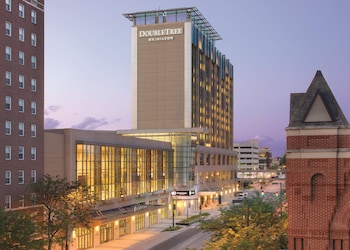 Doubletree By Hilton Cedar Rapids Convention Complex,Cedar Rapids - Iowa City>>Cedar Rapids,4 star