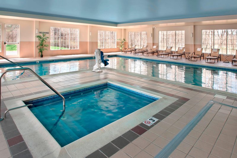 Fairfield Inn & Suites By Marriott Great Barrington Lenox/Berkshires,Great Barrington>>Berkshire County,2.5 star