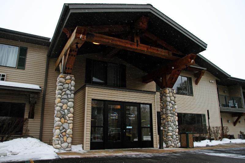 Beachfront Hotel,Near Pineview Highlands Golf Course,3 star