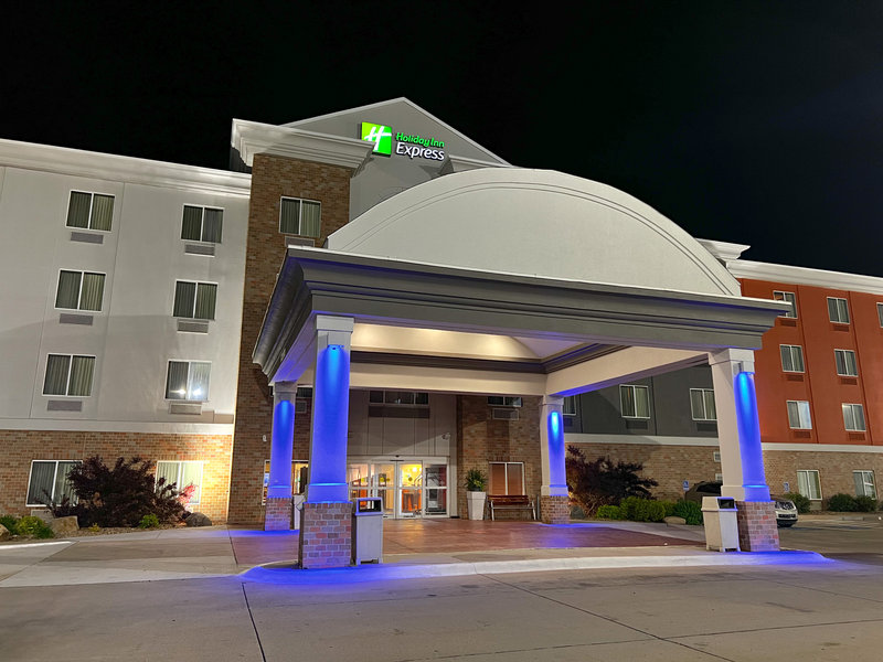 Holiday Inn Express And Suites Kearney, An Ihg Hotel,Kearney>>Elm Creek,2.5 star