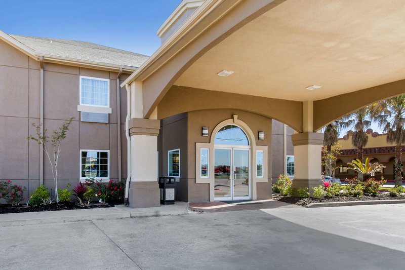 quality inn and suites port arthur nederland