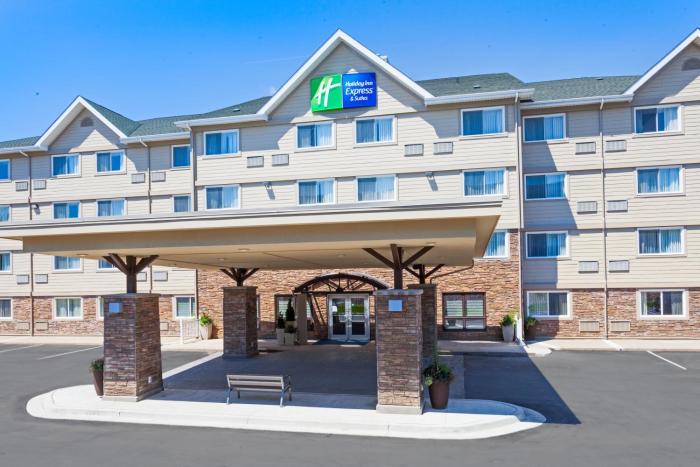 Holiday Inn Express & Suites Fredericton By Ihg,Woodstock>>Fredericton,3 star