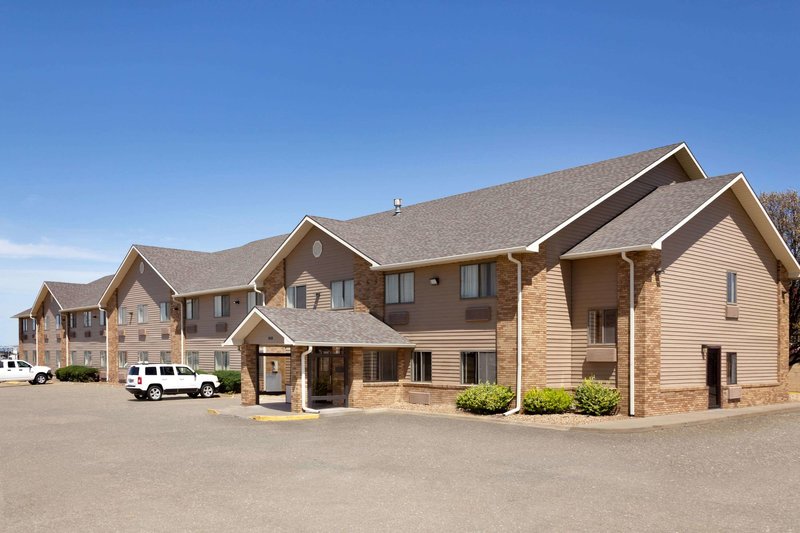sleep inn and suites salina i 135