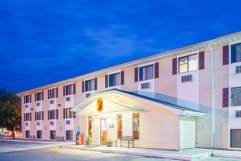 super 8 by wyndham burlington
