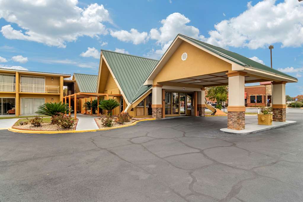 econo lodge perry national fair ground area